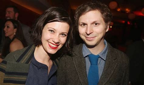 who is michael cera dating